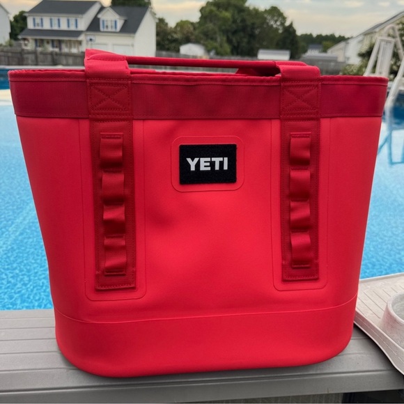 Yeti Camino 35 Rescue Red - Picture 3 of 3